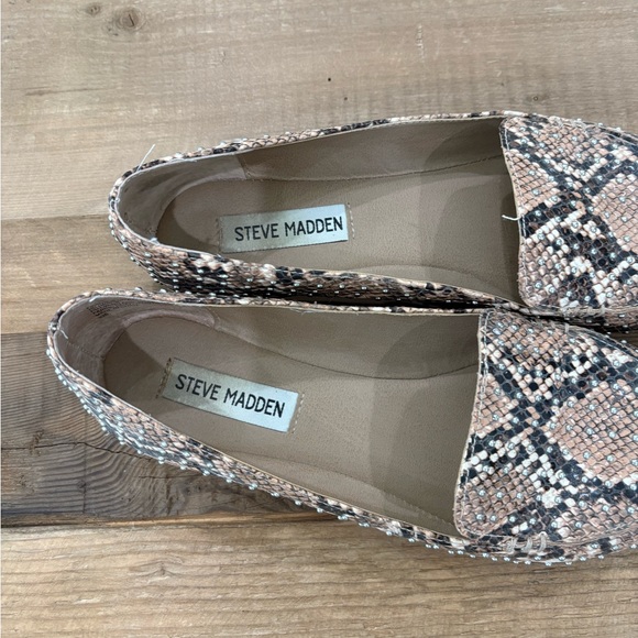 Steve Madden Flats - Picture 3 of 5